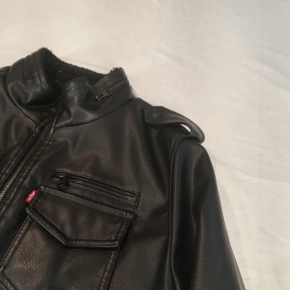 Levis levi men